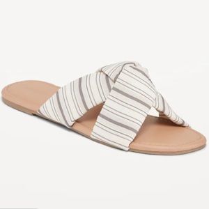 Old Navy Soft Twist Sandals 🤍